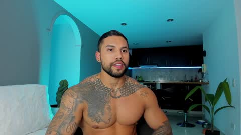 Snapshot of joe_esthetic chatting on January 15, 11:40 pm joe_esthetic online show from January 15, 11:40 pm