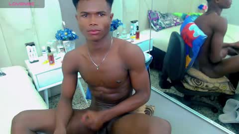 Snapshot of joel_blackcock chatting on January 13, 9:52 pm Joel online show from January 13, 9:52 pm
