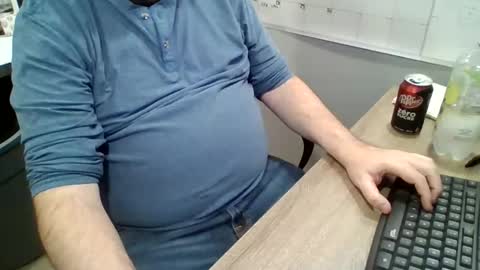Snapshot of joethorne54 chatting on October 17, 3:21 am joethorne54 online show from October 17, 3:21 am