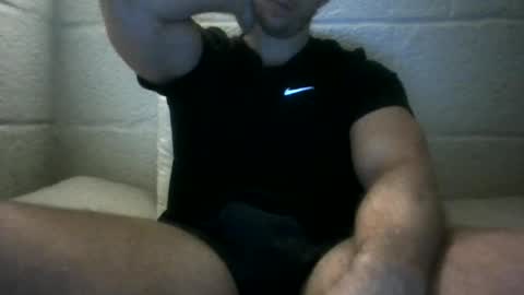 Snapshot of joeybanan chatting on March 3, 9:34 pm joeybanan online show from March 3, 9:34 pm