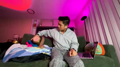 Joey De la Cruz online show from May 19, 7:36 am