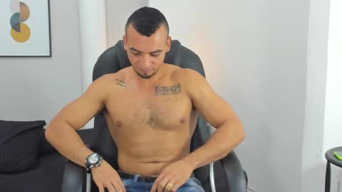 johan online show from November 4, 9:27 pm