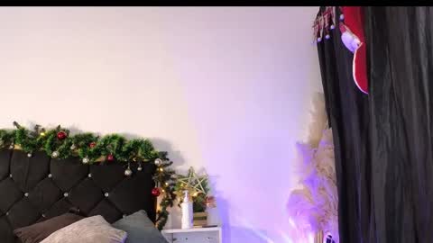 John  online show from December 3, 11:05 am