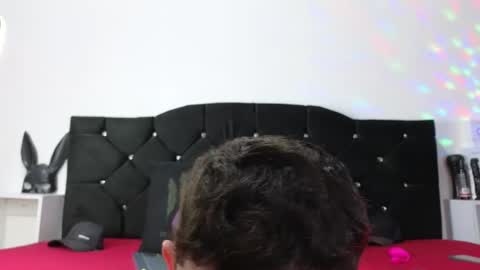 Snapshot of john_and_louis chatting on December 6, 11:00 am John online show from December 6, 11:00 am