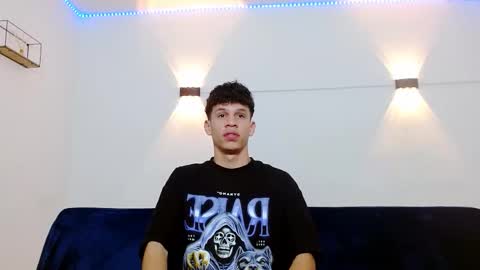 john_ssnow29 online show from October 18, 11:15 am