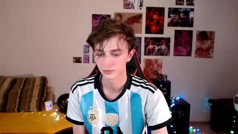 john_winx online show from May 4, 1:13 pm