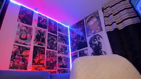 John carrie    Independent  Help me reach my goal 100 likes and 10000 followers  online show from May 7, 6:46 am