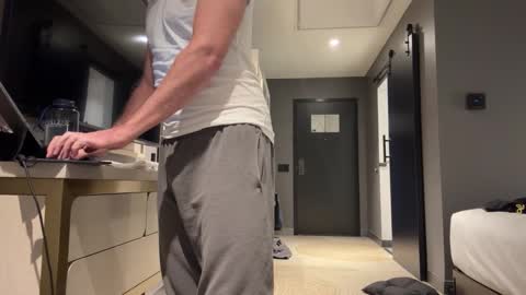 J online show from October 27, 12:51 pm