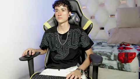johnny_cagee online show from September 19, 4:02 am