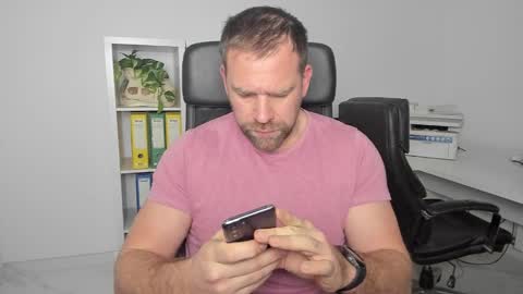 Snapshot of johnnydough82 chatting on January 8, 3:40 am johnnydough82 online show from January 8, 3:40 am