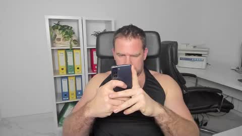 Snapshot of johnnydough82 chatting on January 18, 4:52 am johnnydough82 online show from January 18, 4:52 am