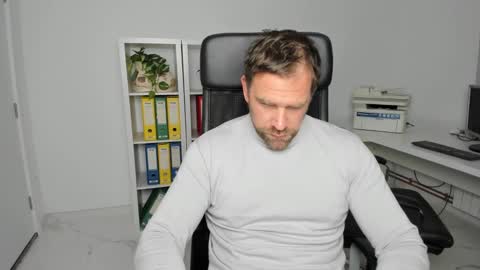 Snapshot of johnnydough82 chatting on December 8, 4:57 am johnnydough82 online show from December 8, 4:57 am