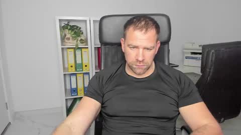 Snapshot of johnnydough82 chatting on December 29, 6:14 am johnnydough82 online show from December 29, 6:14 am