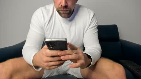 Snapshot of johnnydough82 chatting on February 23, 5:50 am johnnydough82 online show from February 23, 5:50 am