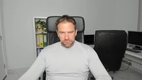 Snapshot of johnnydough82 chatting on December 3, 5:08 am johnnydough82 online show from December 3, 5:08 am