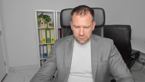 Snapshot of johnnydough82 chatting on December 26, 5:04 am johnnydough82 online show from December 26, 5:04 am