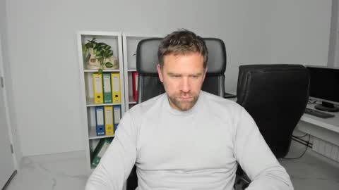 Snapshot of johnnydough82 chatting on December 4, 4:54 am johnnydough82 online show from December 4, 4:54 am
