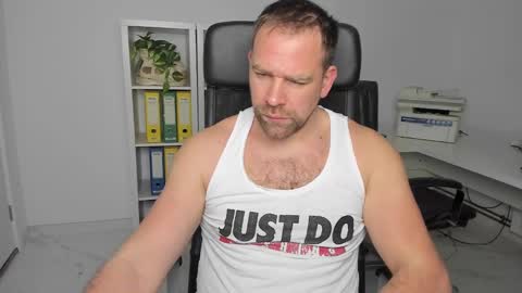 Snapshot of johnnydough82 chatting on December 31, 5:55 am johnnydough82 online show from December 31, 5:55 am