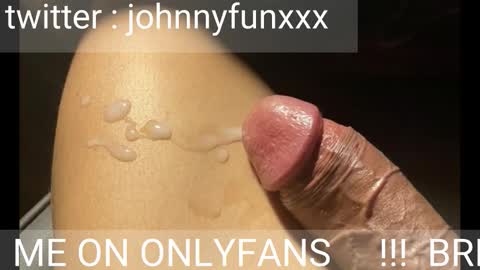 Snapshot of johnnyfun_xxx chatting on October 18, 4:50 am Johnnystrongarms online show from October 18, 4:50 am