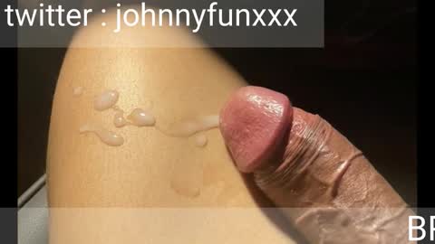 Johnnystrongarms                 online show from October 28, 2:36 am