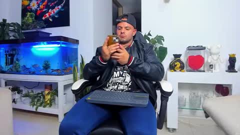 Snapshot of johnnygrayson_ chatting on October 28, 1:19 am JOHNNY online show from October 28, 1:19 am