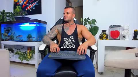 Snapshot of johnnygrayson_ chatting on November 1, 12:47 am JOHNNY online show from November 1, 12:47 am