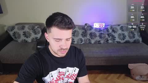 Snapshot of johnnylove21 chatting on December 11, 5:32 pm Johnny online show from December 11, 5:32 pm