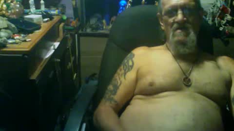 Snapshot of johnnyshung1 chatting on October 18, 9:09 pm johnnyshung1 online show from October 18, 9:09 pm