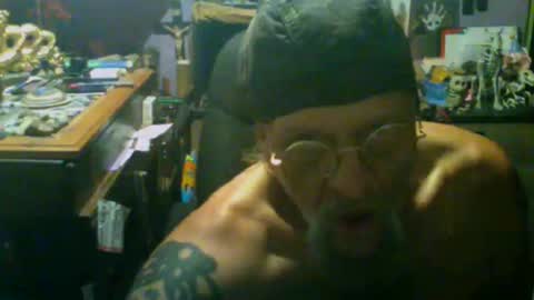 Snapshot of johnnyshung1 chatting on September 10, 4:49 pm johnnyshung1 online show from September 10, 4:49 pm