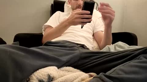 Give John Ryan A Thumbs Up online show from December 17, 11:33 pm