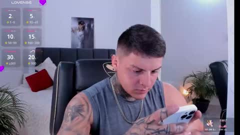 Johny online show from October 31, 7:17 pm