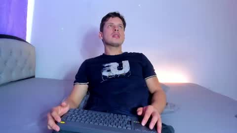 johnycooper08 online show from June 23, 1:48 pm