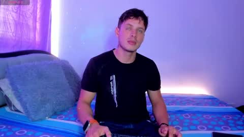 johnycooper08 online show from June 16, 1:57 pm