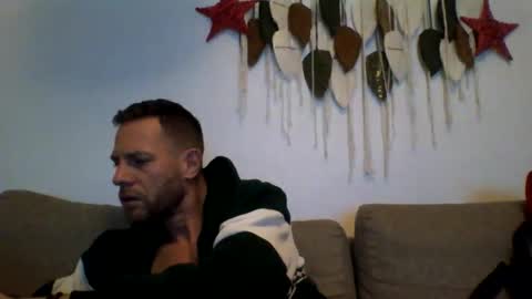 jojo19844 online show from December 15, 10:29 pm