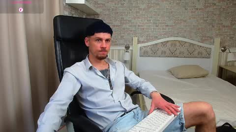 JonahShaw online show from May 11, 5:53 am