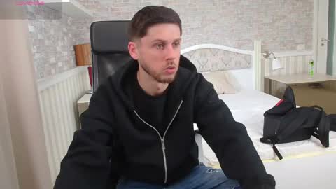 JonahShaw online show from April 29, 8:30 am