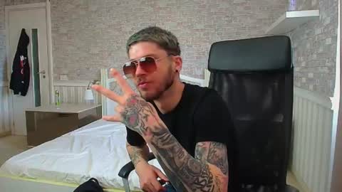 JonahShaw online show from June 16, 4:26 am