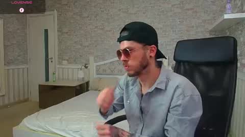 JonahShaw online show from June 18, 4:14 am