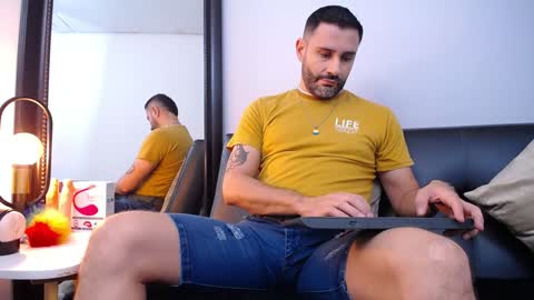 Snapshot of jonas_beard1 chatting on February 5, 6:37 pm JONAS BEARD online show from February 5, 6:37 pm