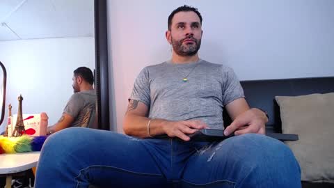 Snapshot of jonas_beard1 chatting on December 4, 8:29 pm JONAS BEARD online show from December 4, 8:29 pm