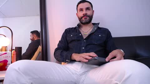 Snapshot of jonas_beard1 chatting on January 4, 8:05 pm JONAS BEARD online show from January 4, 8:05 pm