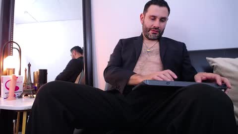 Snapshot of jonas_beard1 chatting on December 2, 7:03 pm JONAS BEARD online show from December 2, 7:03 pm