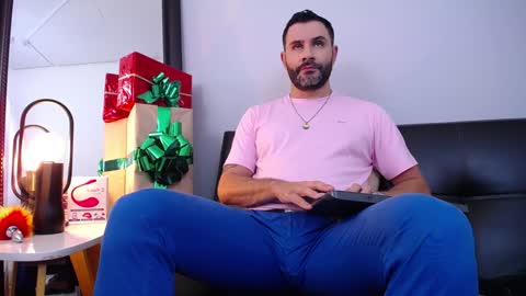 Snapshot of jonas_beard1 chatting on December 28, 12:36 pm JONAS BEARD online show from December 28, 12:36 pm