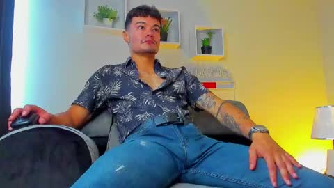 Snapshot of jonas_supreme chatting on September 20, 2:06 pm jonas_supreme online show from September 20, 2:06 pm
