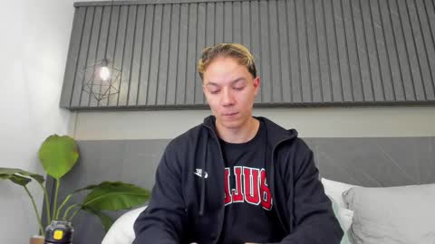 Jonathan Danielss  online show from February 26, 12:47 pm