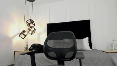 Jonathan Danielss  online show from February 27, 12:02 pm