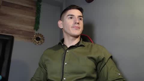 Snapshot of jonathancast08 chatting on February 10, 12:52 am jonathancast08 online show from February 10, 12:52 am