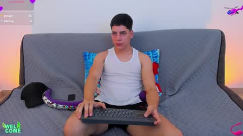 Snapshot of jonathanjoestar_ chatting on September 25, 11:13 pm Instagram jonathanfit14 online show from September 25, 11:13 pm