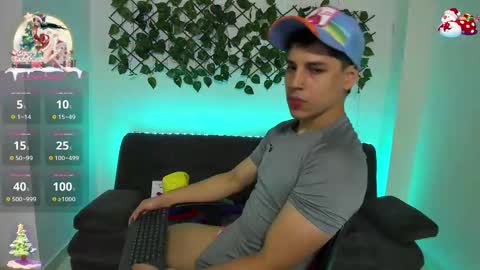 Snapshot of jonathanjoestar_ chatting on December 20, 9:28 pm Instagram jonathanfit14 online show from December 20, 9:28 pm