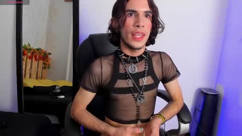 jonny_gilbert online show from April 24, 10:56 pm